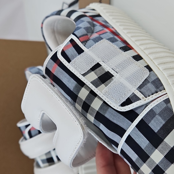 Burberry's Unisex Checkerboard Velcro Strap Trainers Sneakers Size 30 - Picture 6 of 12